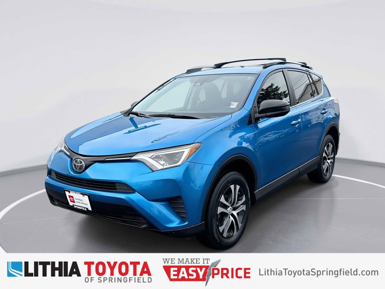 2017 Toyota RAV4 LE's photo
