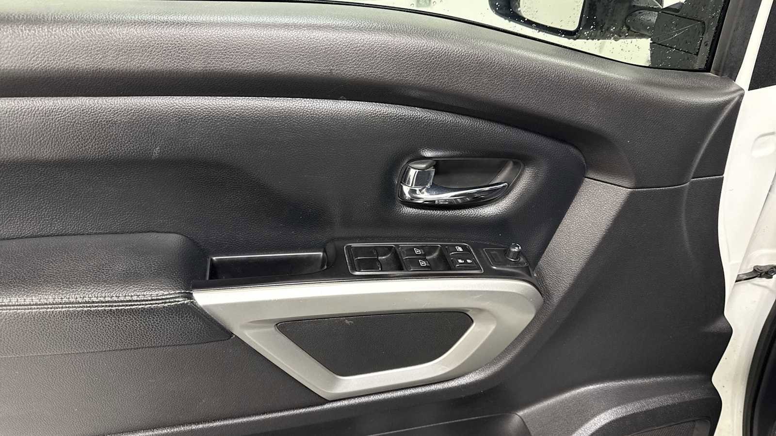 Thumbnail: 2017 Nissan Titan - 15