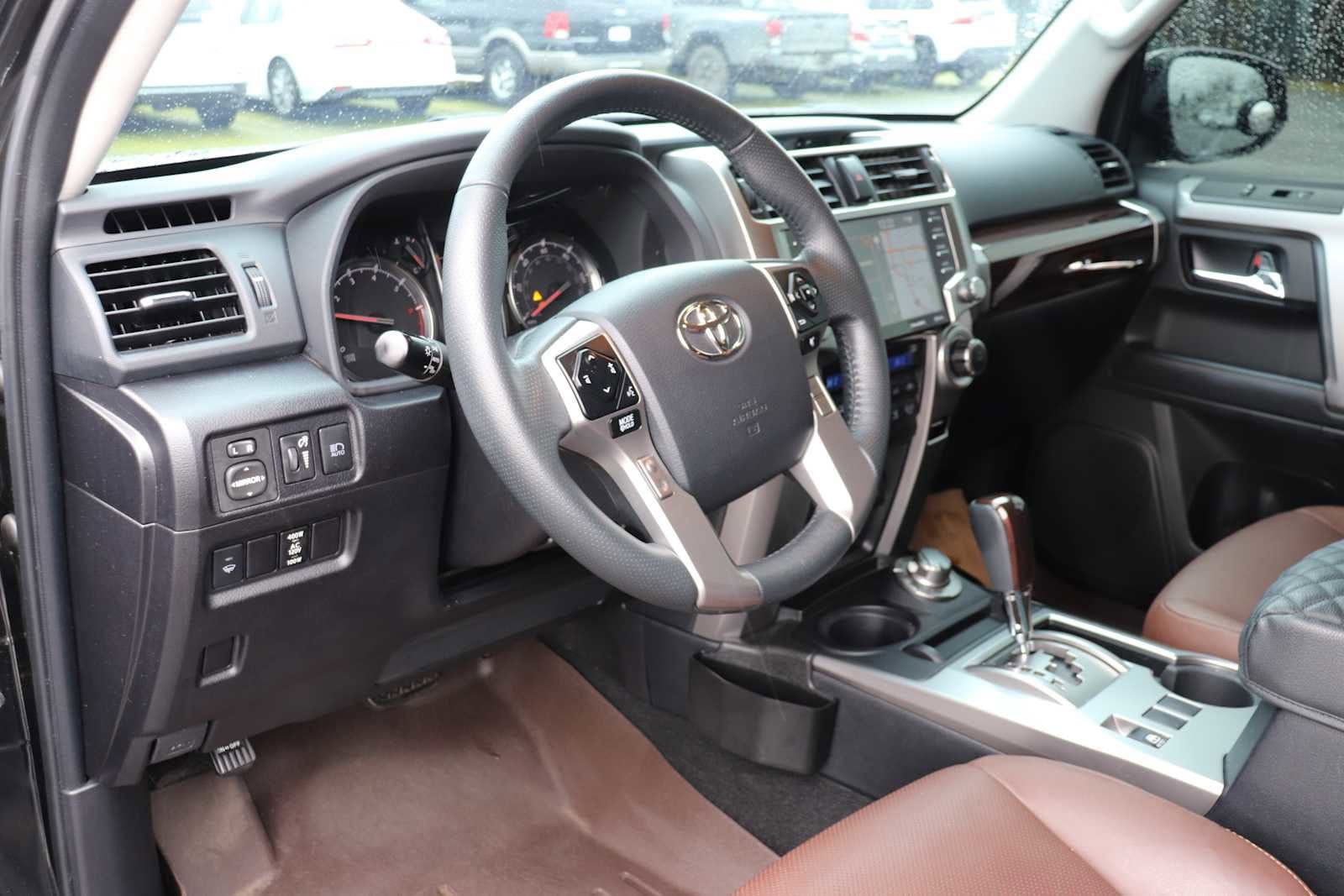 Thumbnail: 2020 Toyota 4Runner - 10