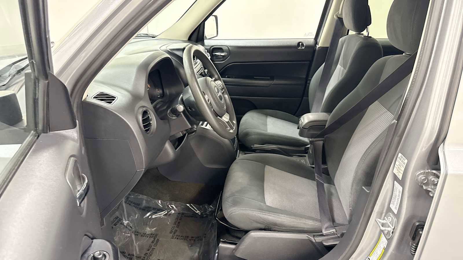 Thumbnail: 2016 Jeep Patriot - 13