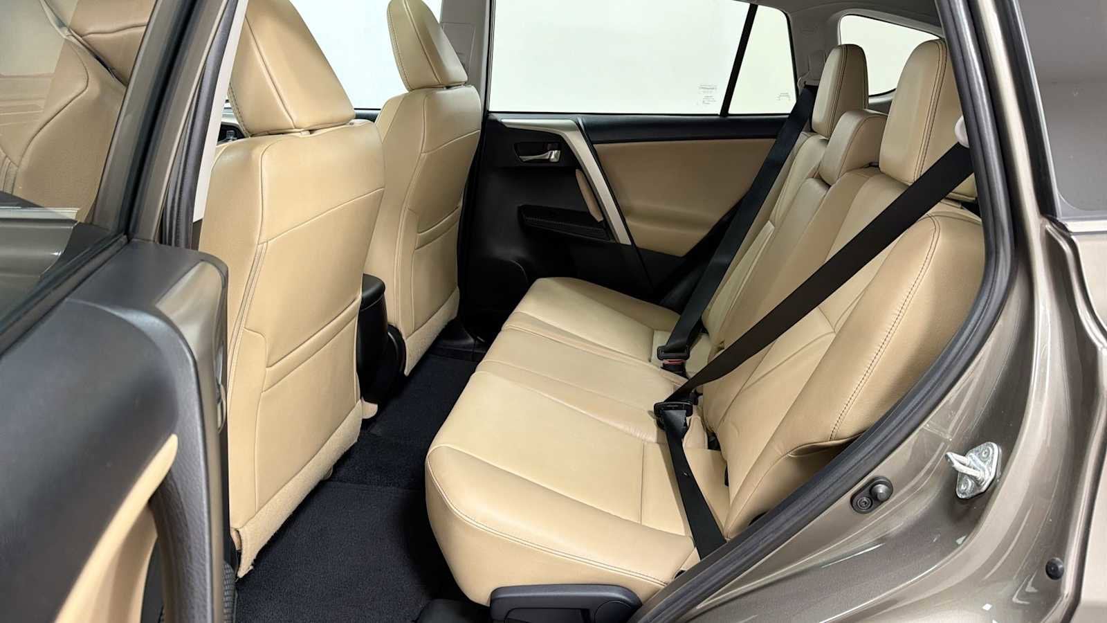 Thumbnail: 2014 Toyota RAV4 - 24