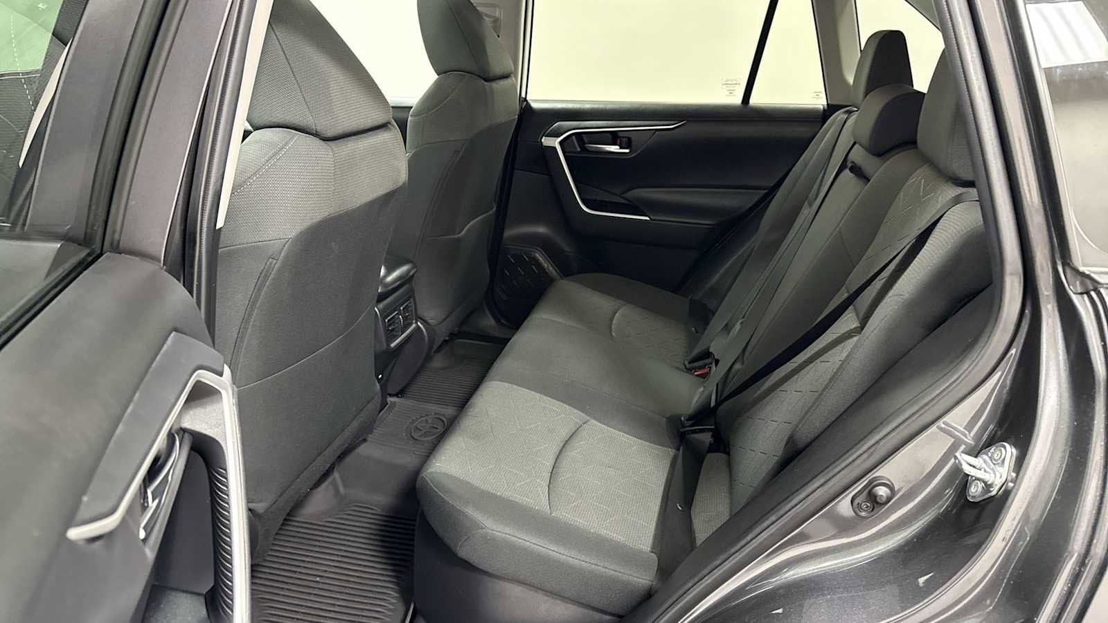 Thumbnail: 2021 Toyota RAV4 - 24