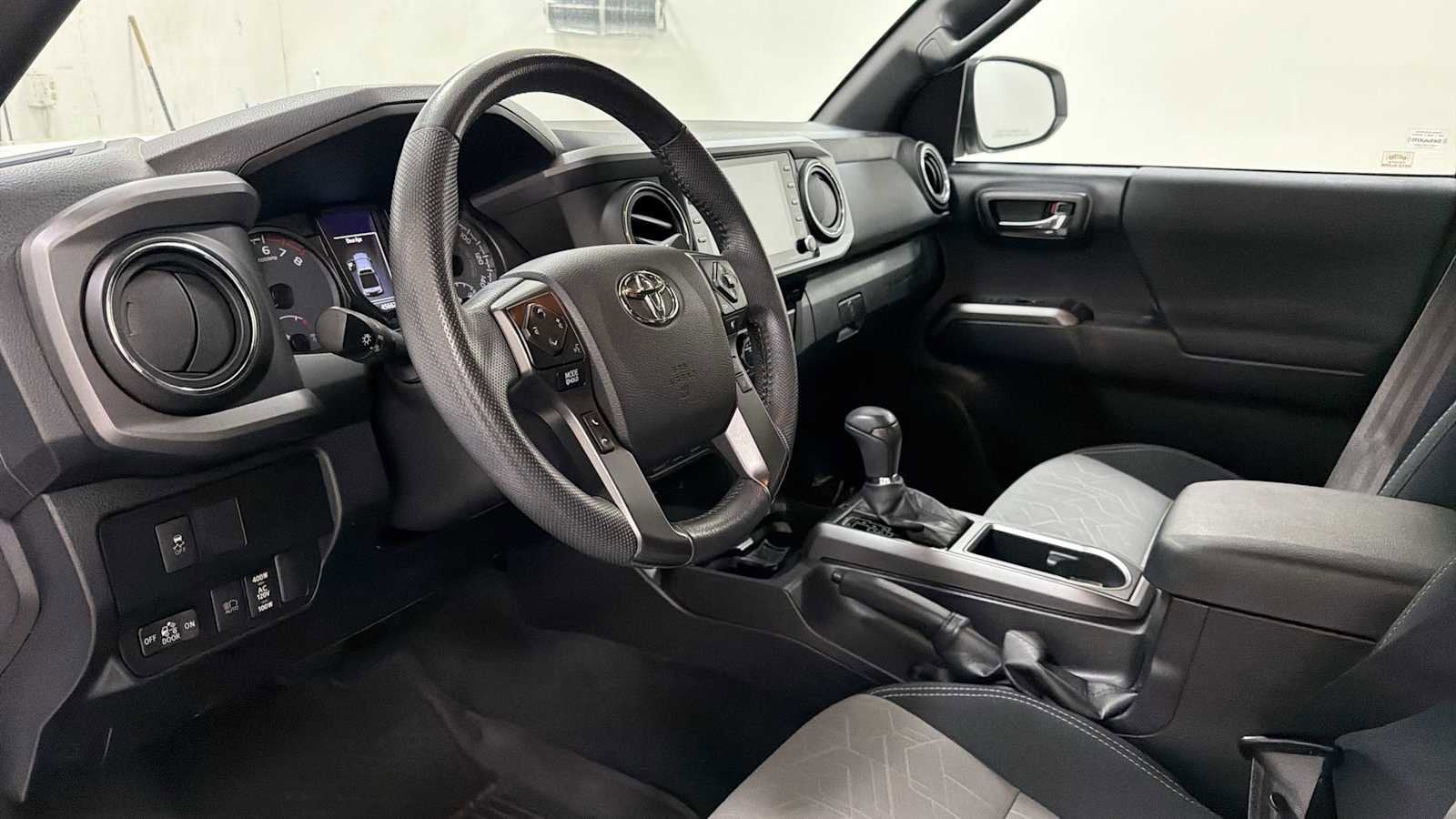 Thumbnail: 2021 Toyota Tacoma - 12