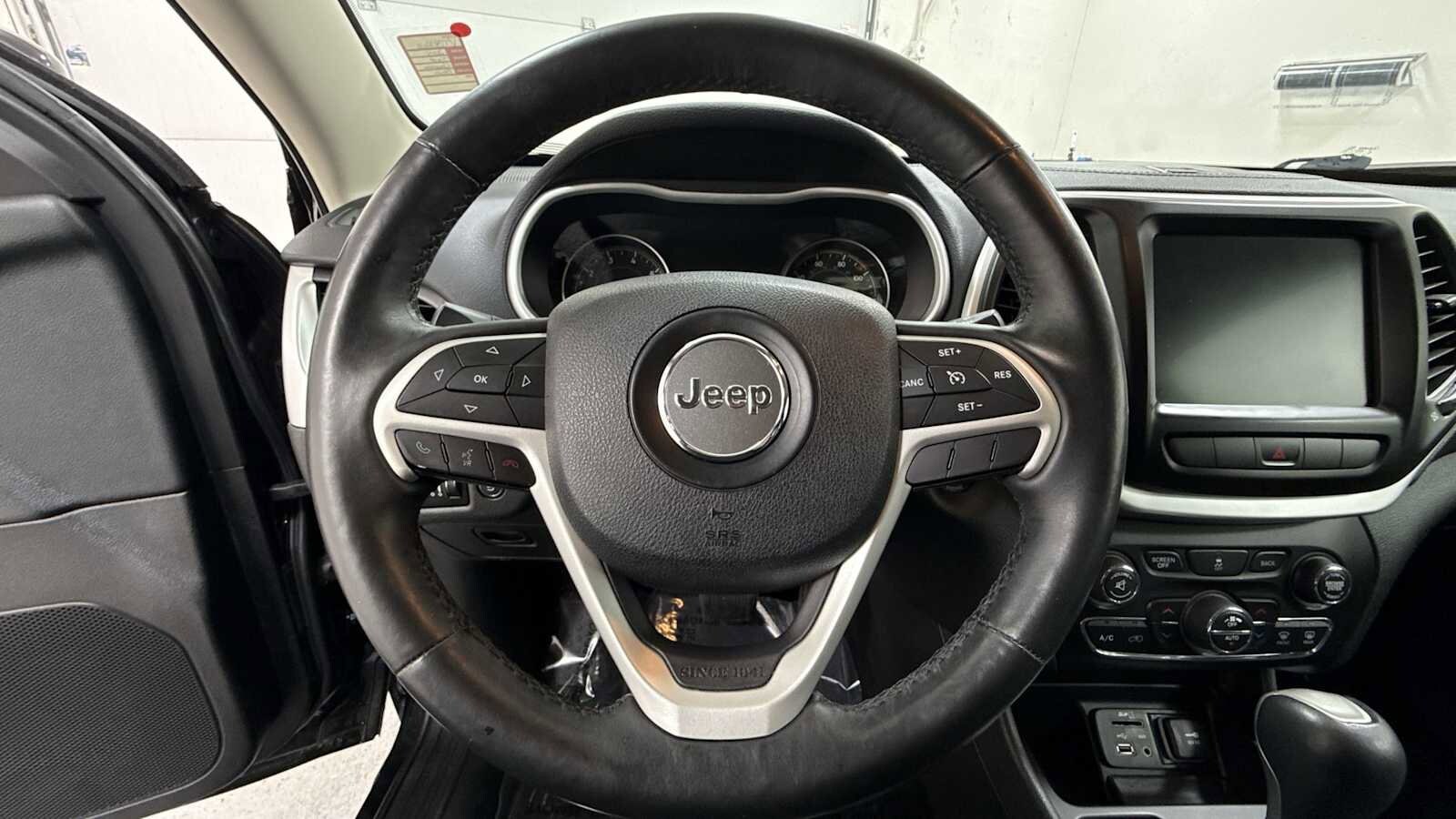 Thumbnail: 2014 Jeep Cherokee - 16