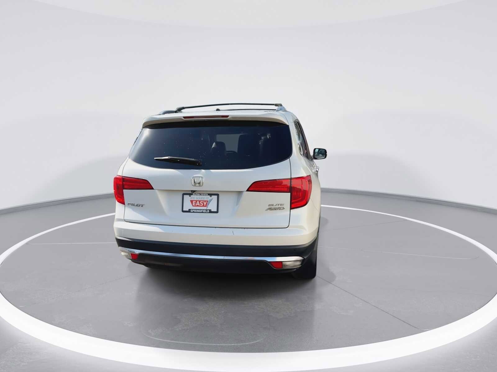 Thumbnail: 2017 Honda Pilot - 7