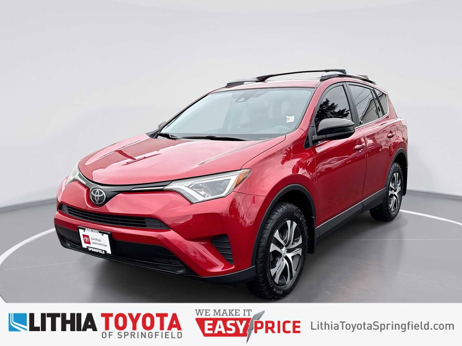 2017 Toyota RAV4 LE's photo