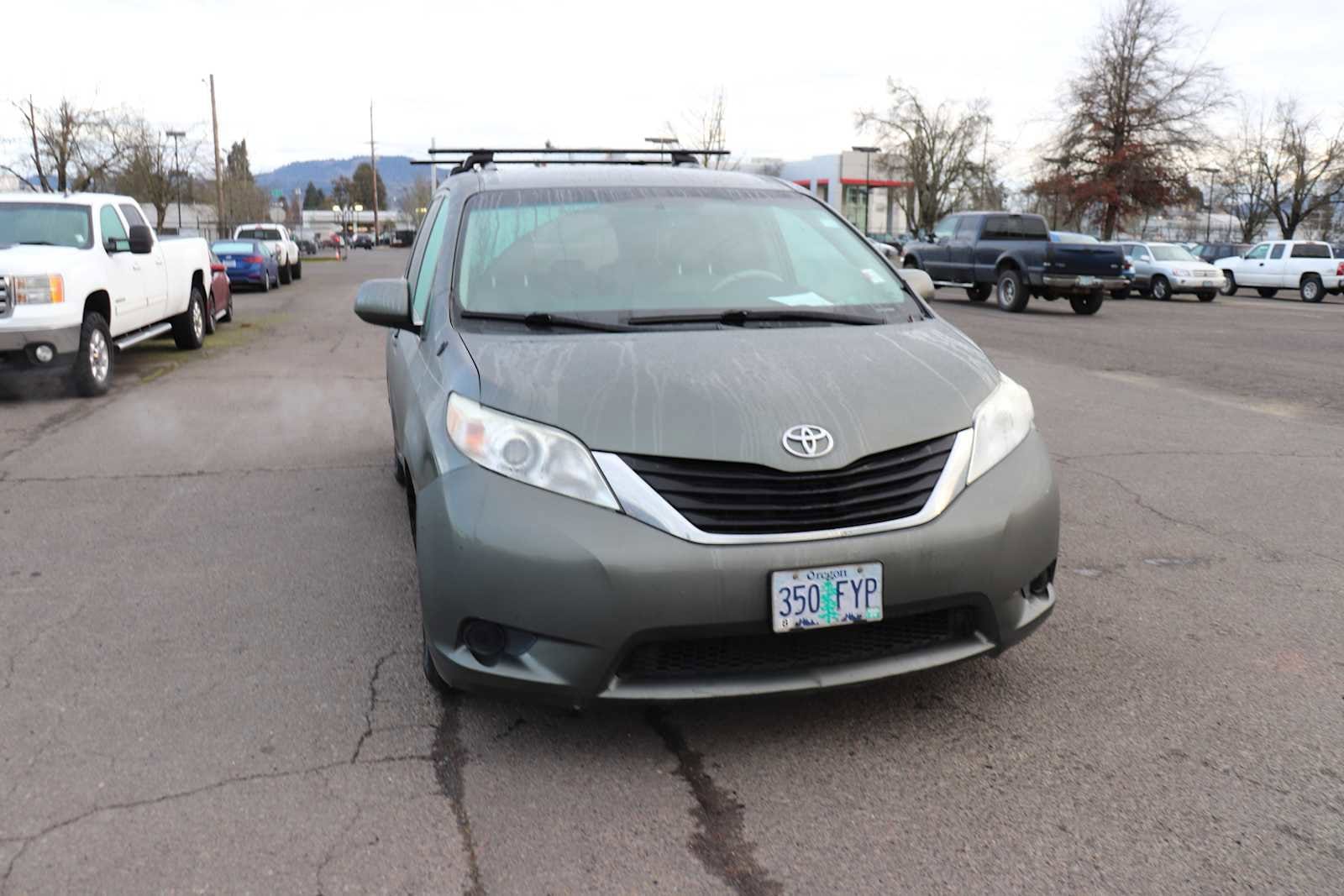 Thumbnail: 2012 Toyota Sienna - 3