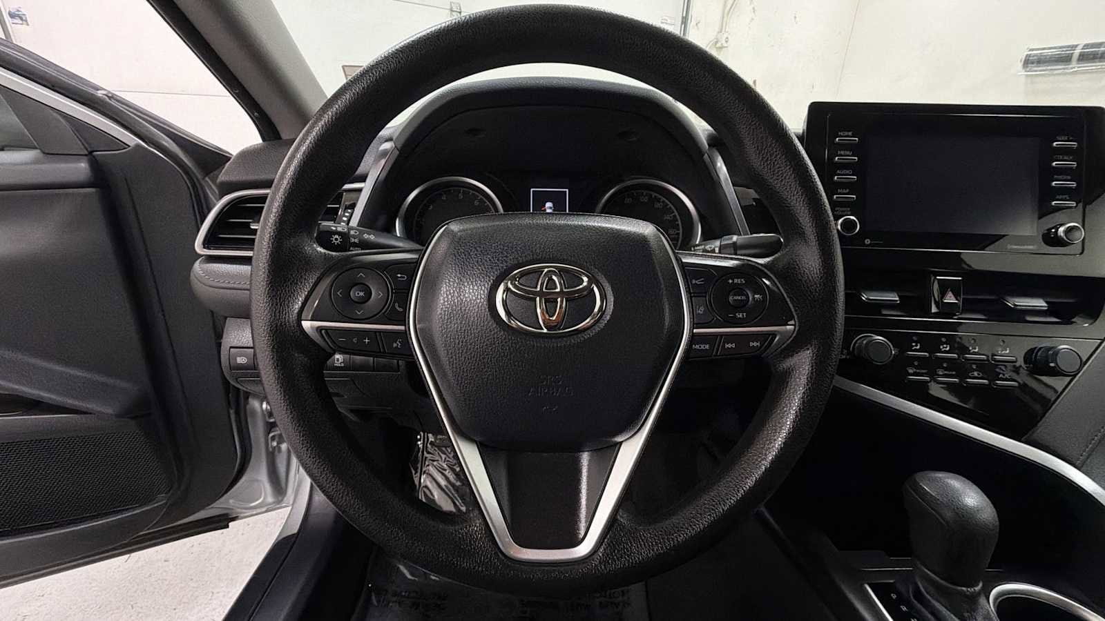Thumbnail: 2021 Toyota Camry - 16