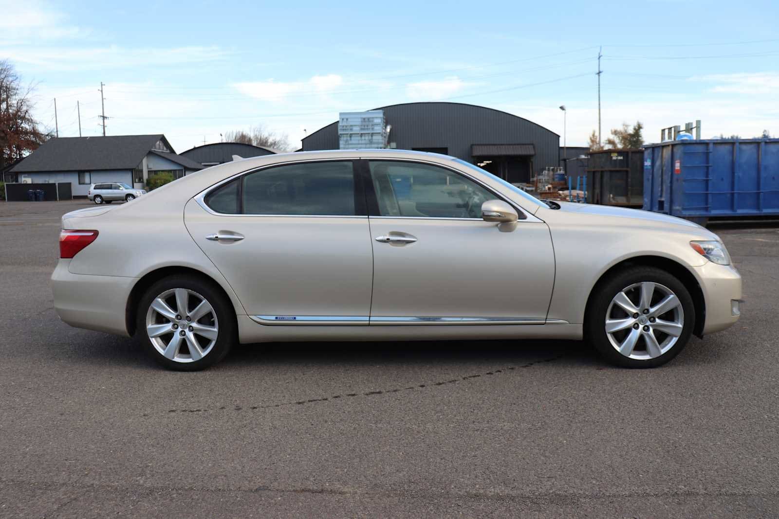 Thumbnail: 2011 Lexus LS - 4
