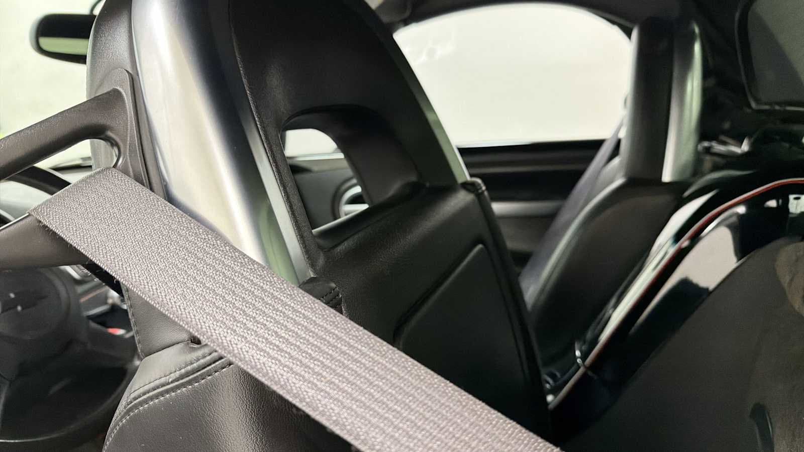 Thumbnail: 2004 Chevrolet SSR - 23