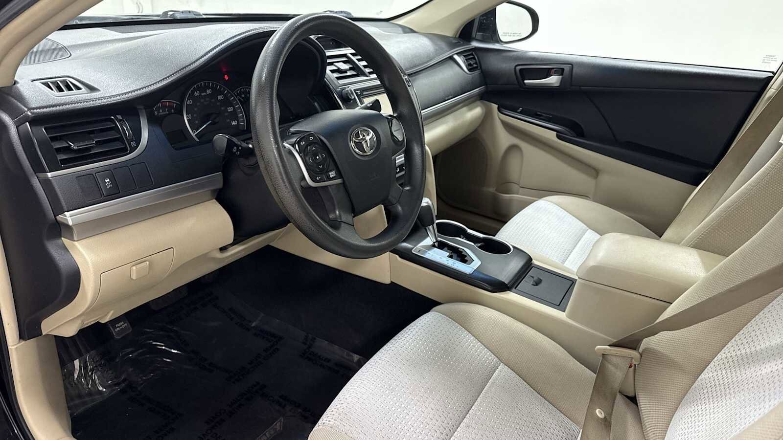 Thumbnail: 2012 Toyota Camry - 12
