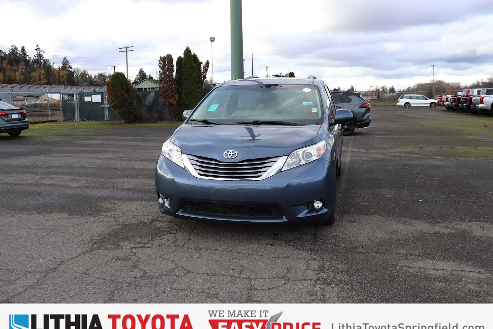 Thumbnail: 2016 Toyota Sienna - 1