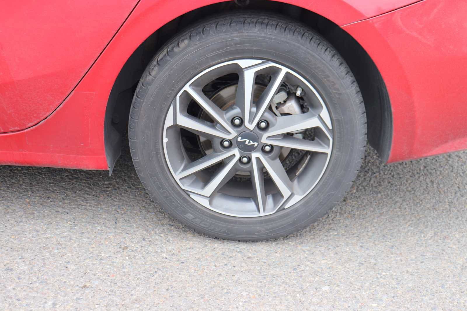 Thumbnail: 2022 Kia Forte - 9