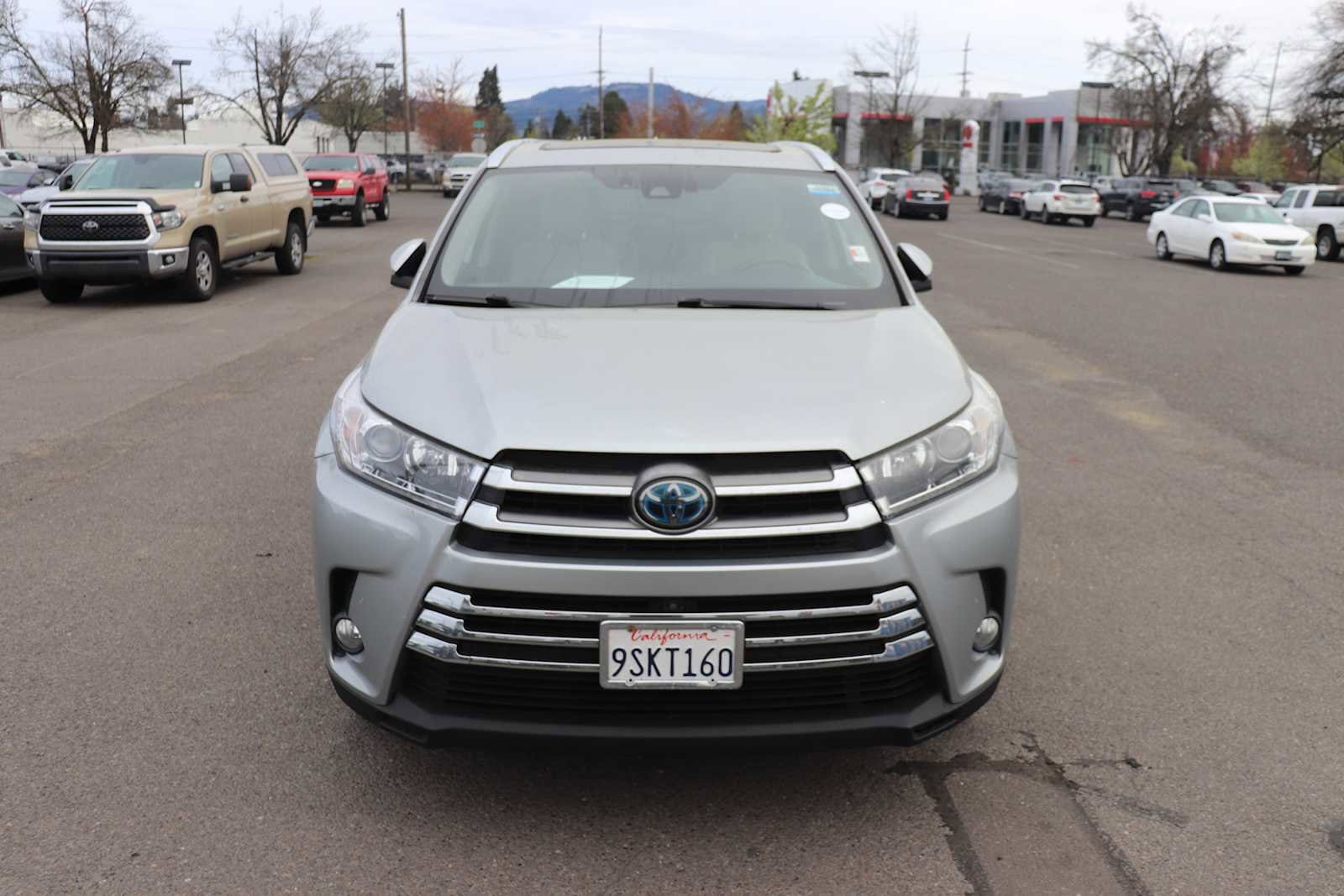 Thumbnail: 2018 Toyota Highlander - 2