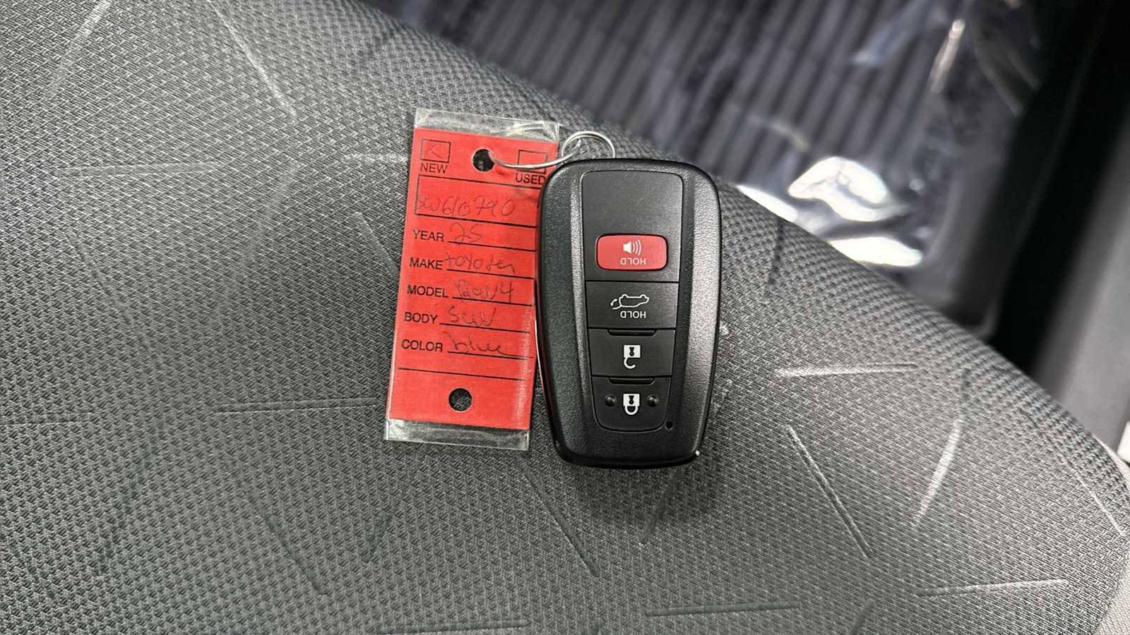 Thumbnail: 2025 Toyota RAV4 - 32