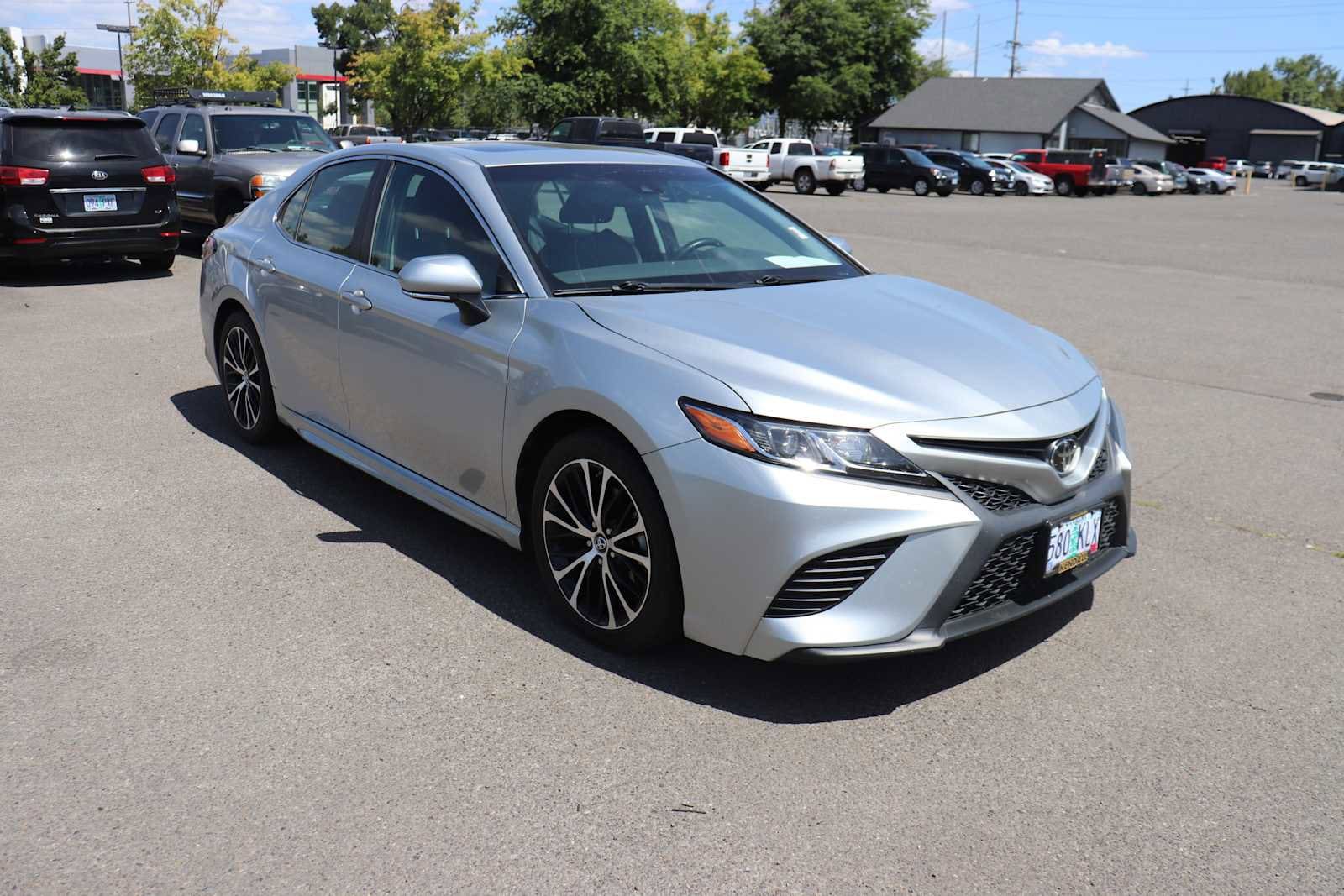Thumbnail: 2018 Toyota Camry - 3