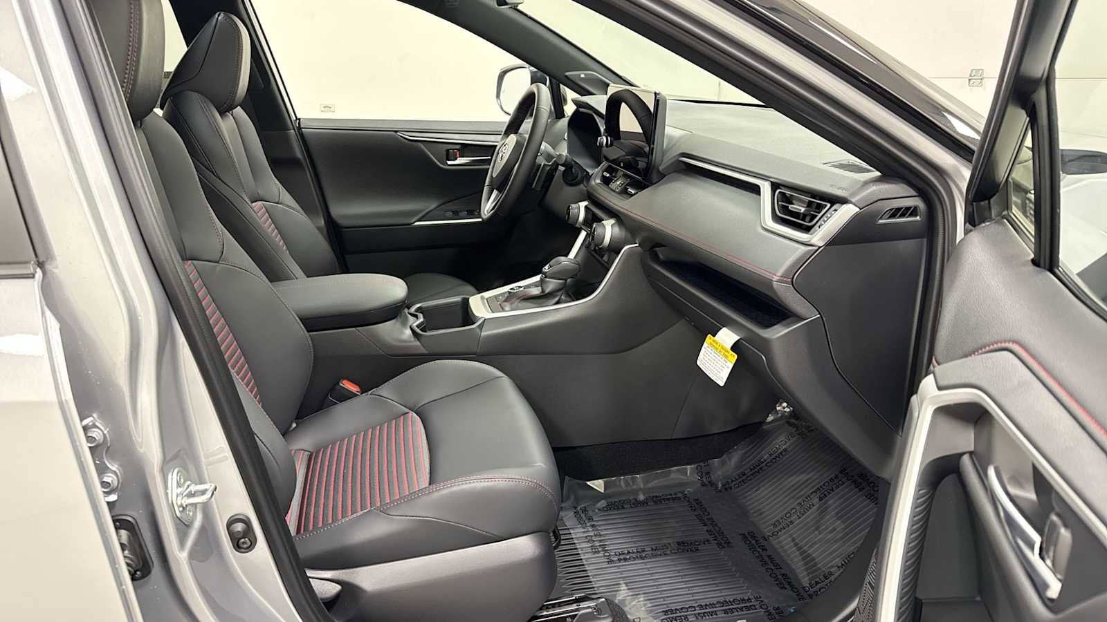 Thumbnail: 2025 Toyota RAV4 - 30