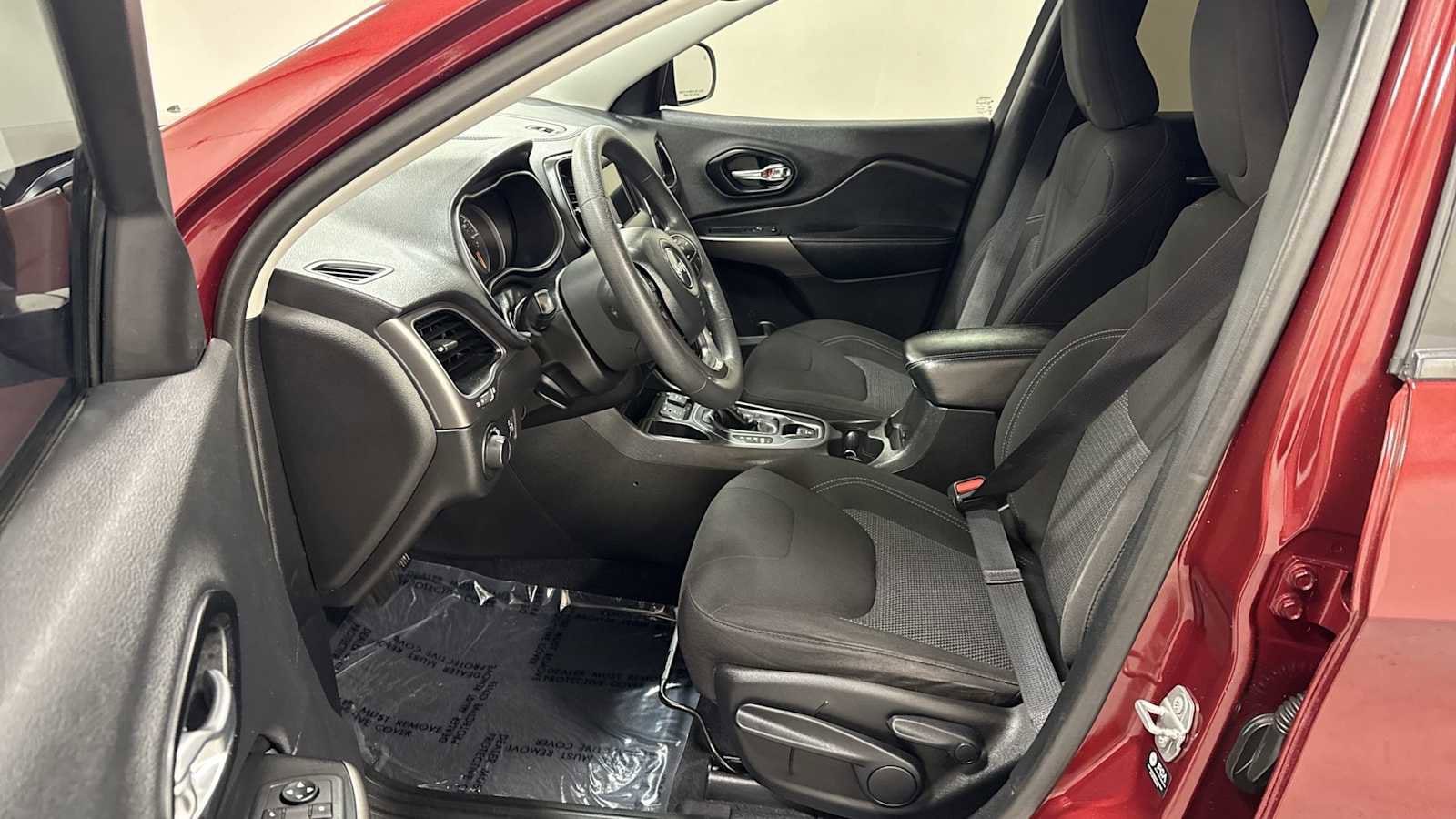 Thumbnail: 2021 Jeep Cherokee - 13