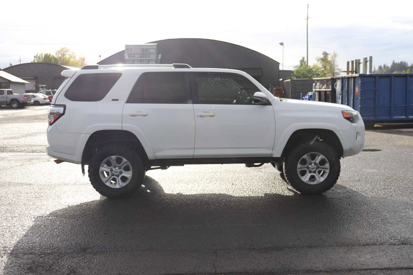 Thumbnail: 2019 Toyota 4Runner - 4