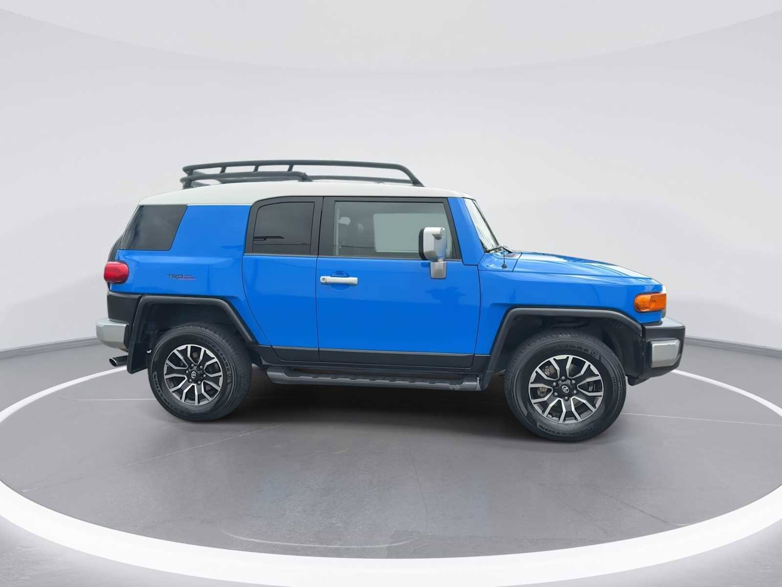 Thumbnail: 2007 Toyota FJ Cruiser - 9