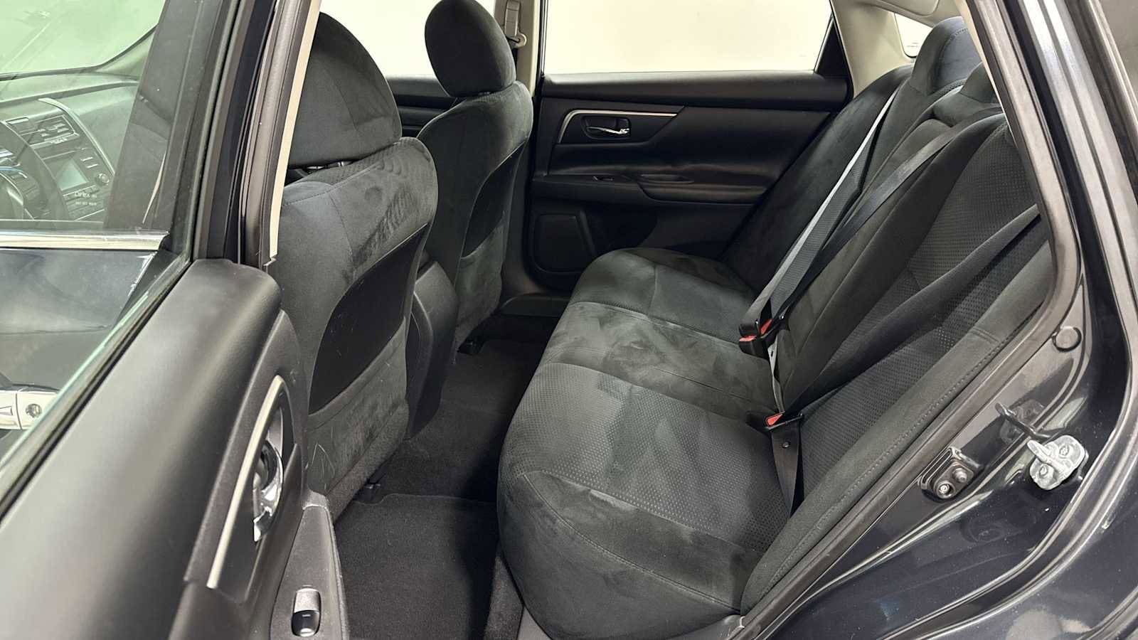 Thumbnail: 2015 Nissan Altima - 23