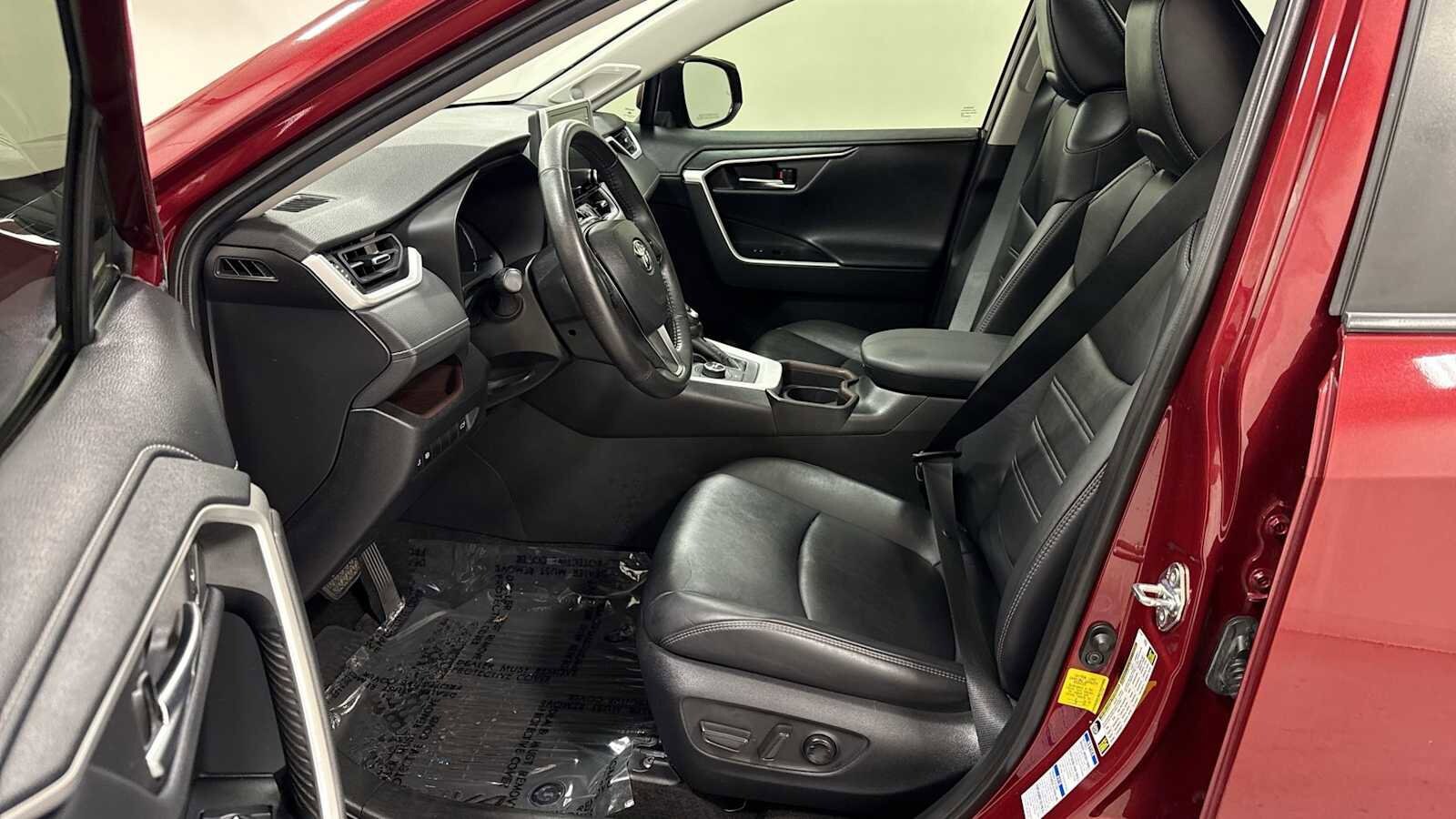 Thumbnail: 2021 Toyota RAV4 - 13