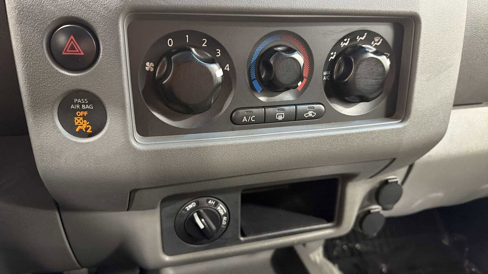 Thumbnail: 2005 Nissan Frontier - 19