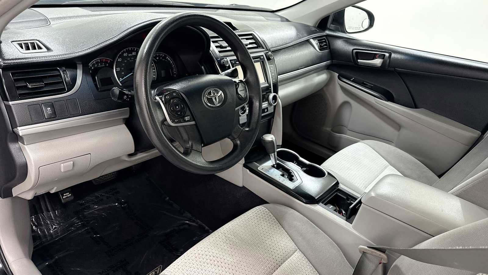 2014 Toyota Camry LE 12
