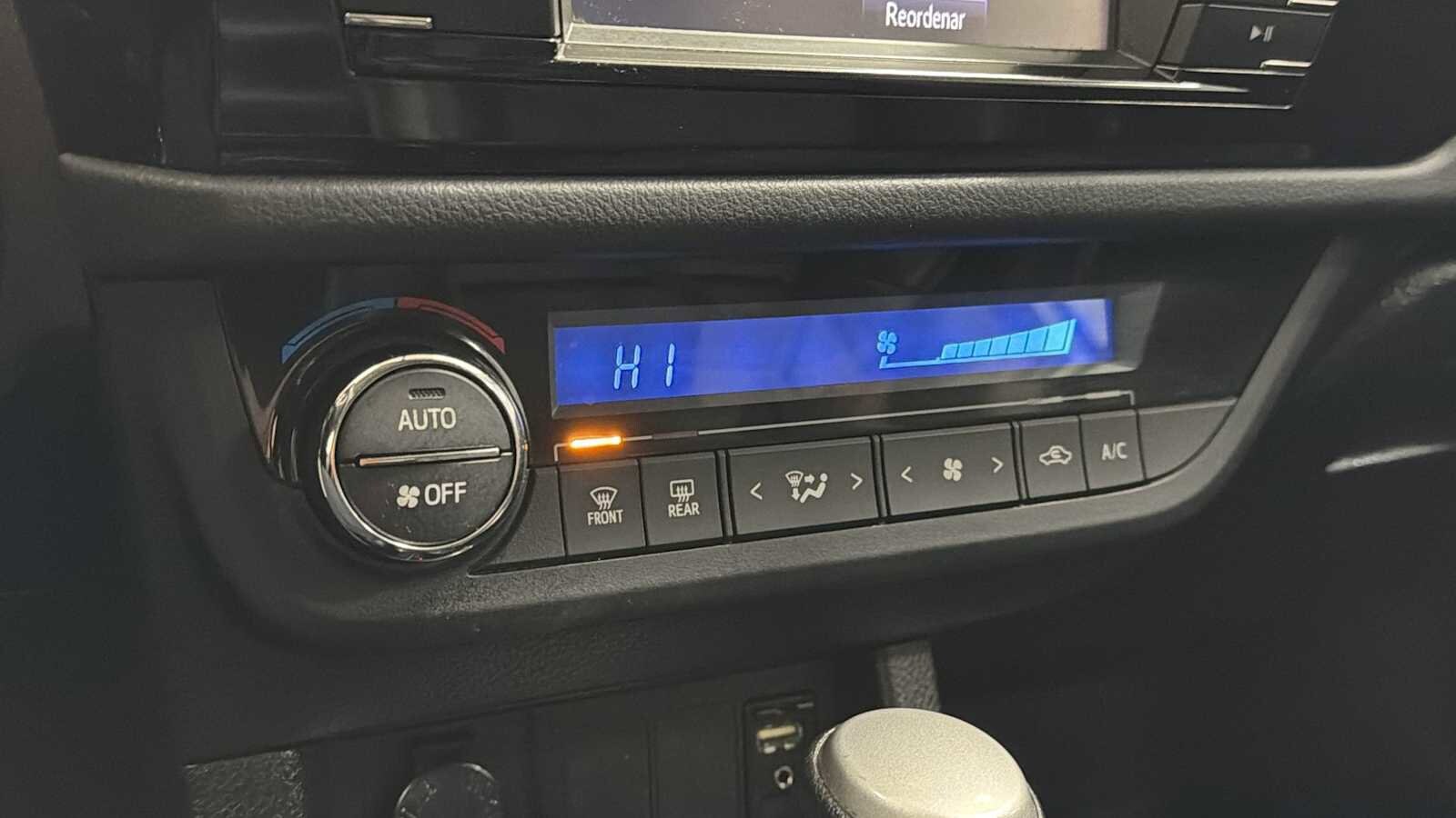 Thumbnail: 2016 Toyota Corolla - 20