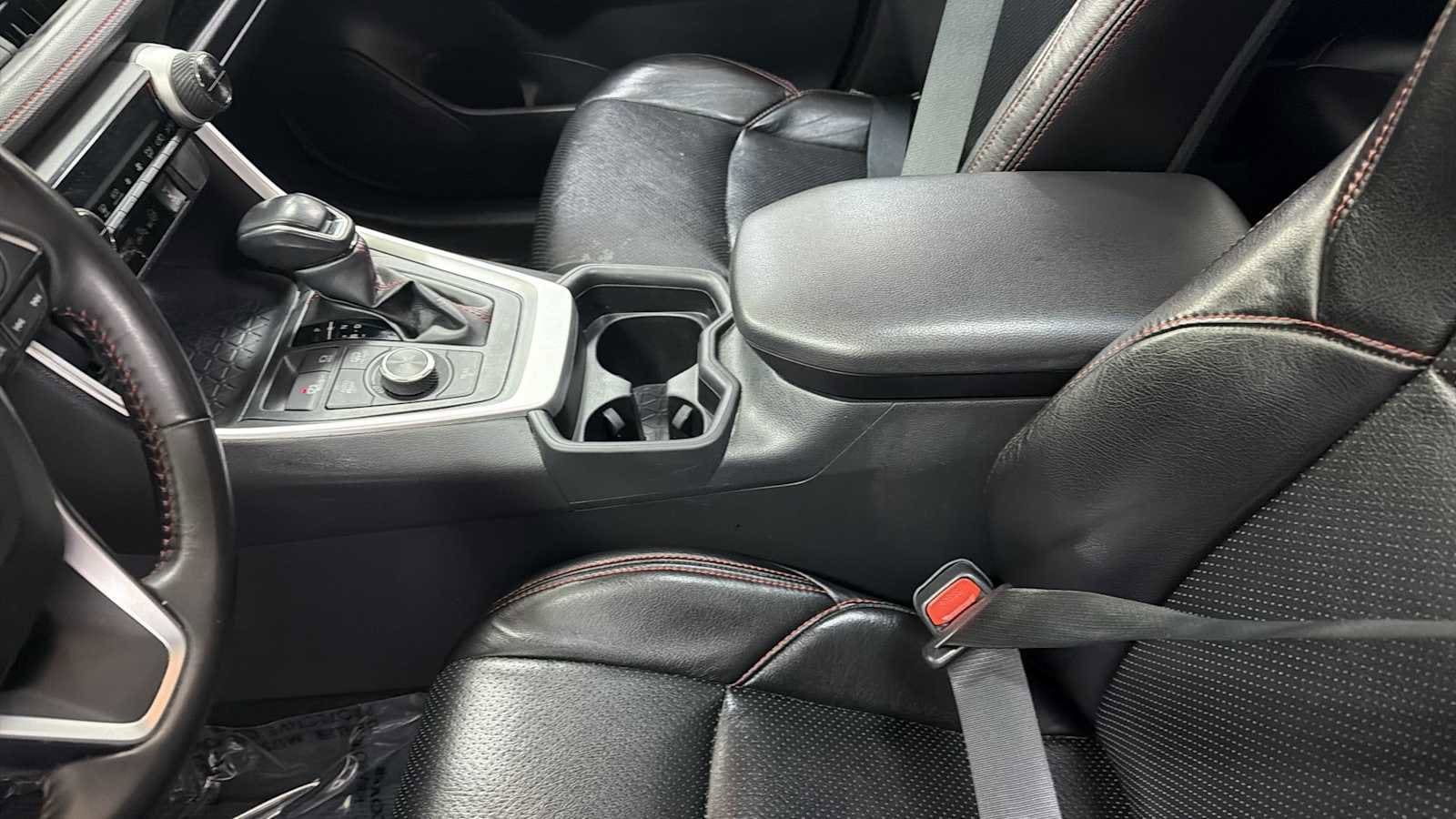 Thumbnail: 2021 Toyota RAV4 - 22