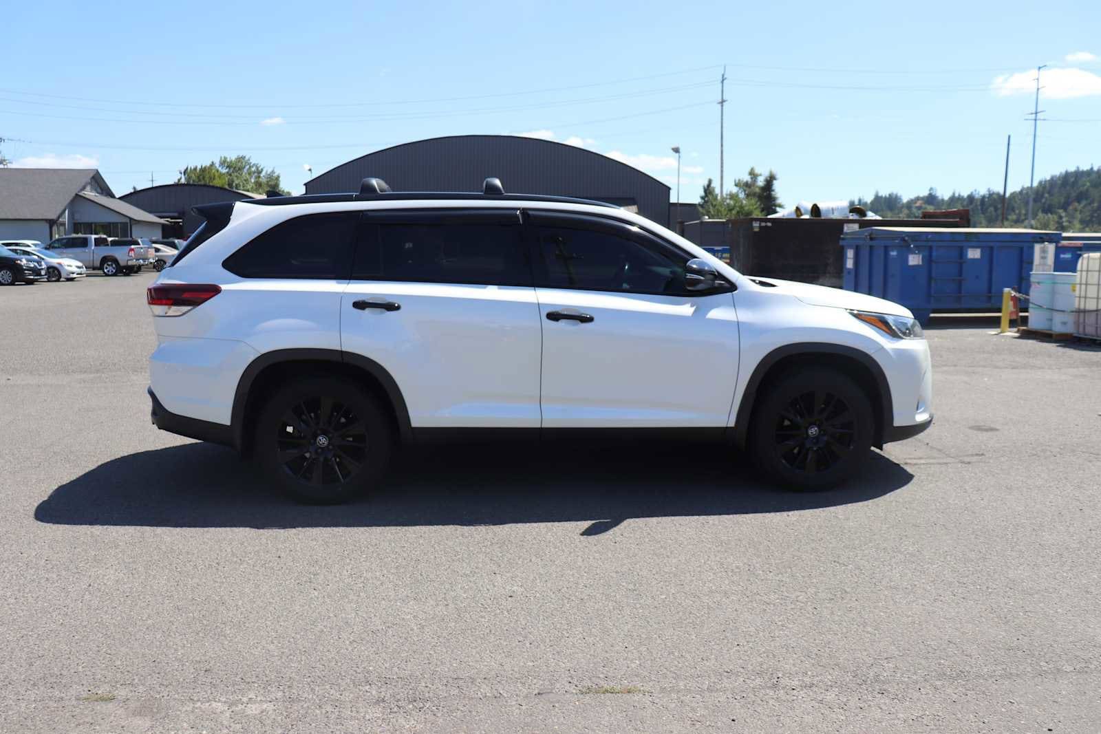 Thumbnail: 2019 Toyota Highlander - 4