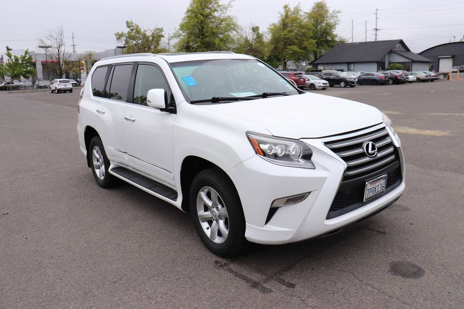 Thumbnail: 2016 Lexus GX - 3