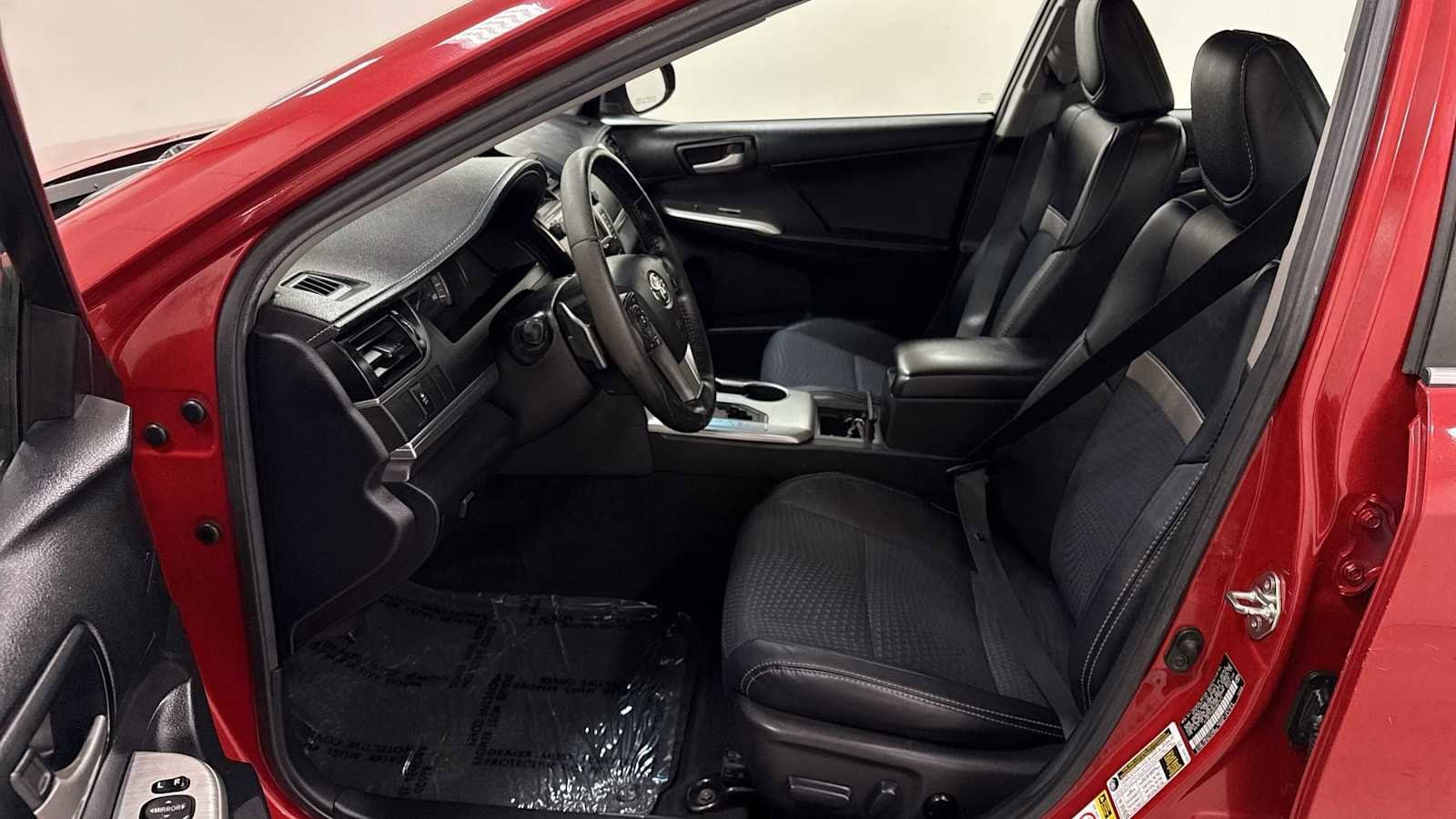 Thumbnail: 2014 Toyota Camry - 13