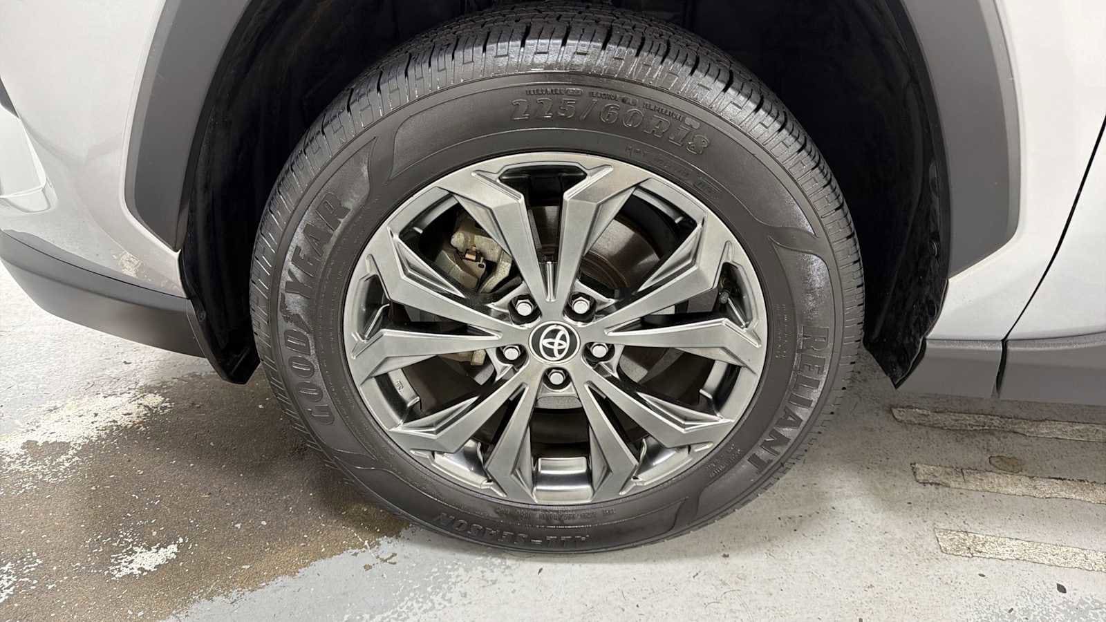 Thumbnail: 2022 Toyota RAV4 - 10