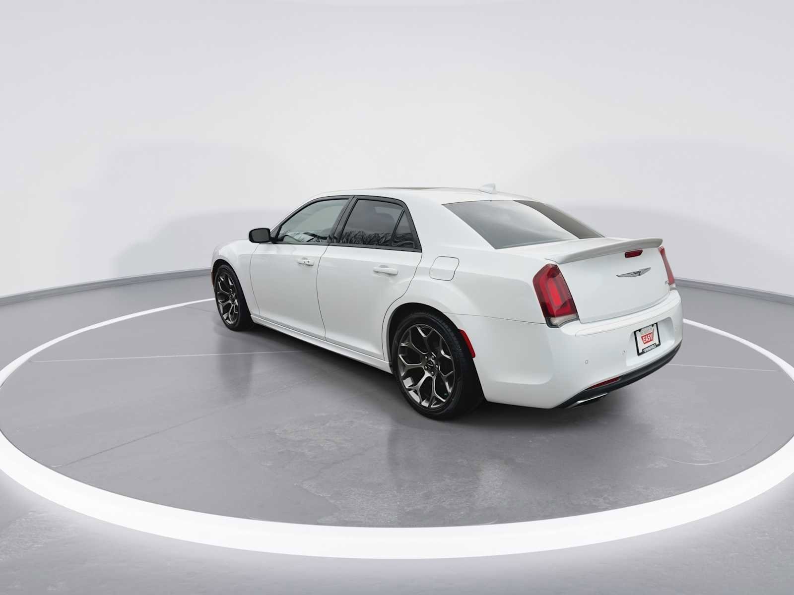 Thumbnail: 2017 Chrysler 300 - 6