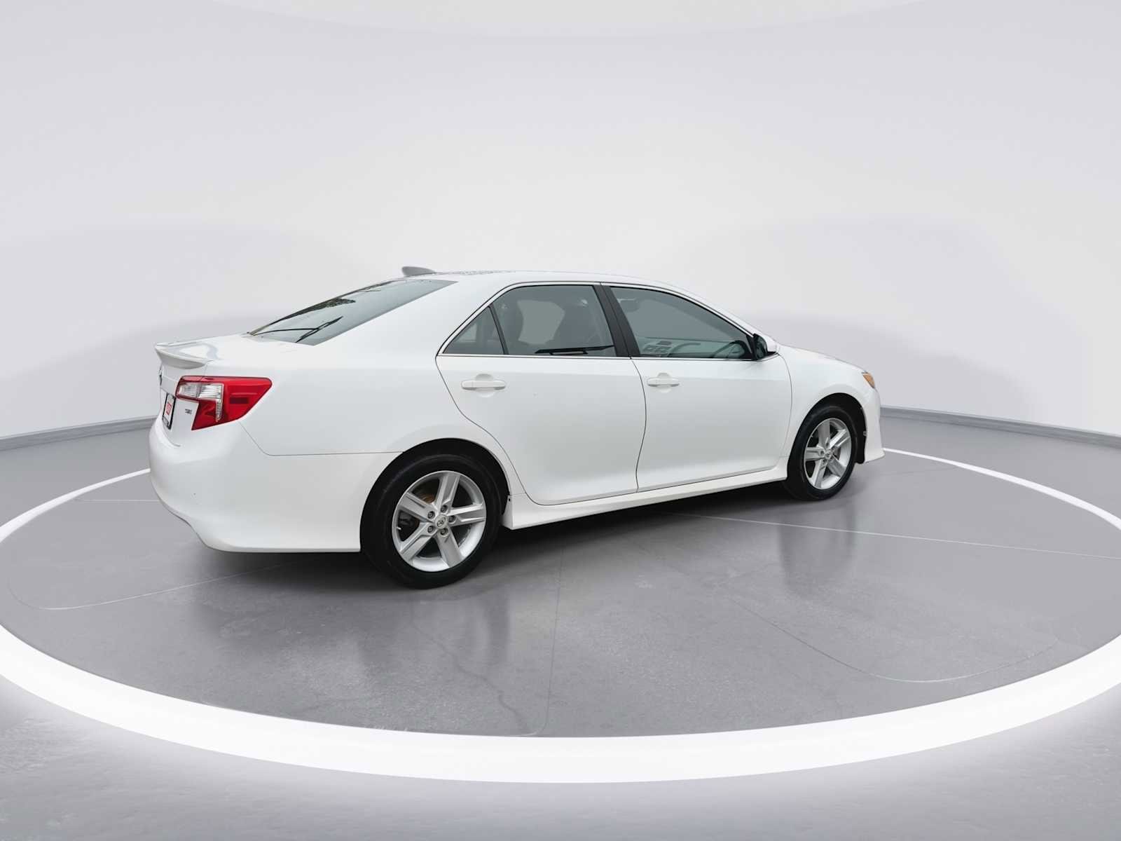 Thumbnail: 2012 Toyota Camry - 8
