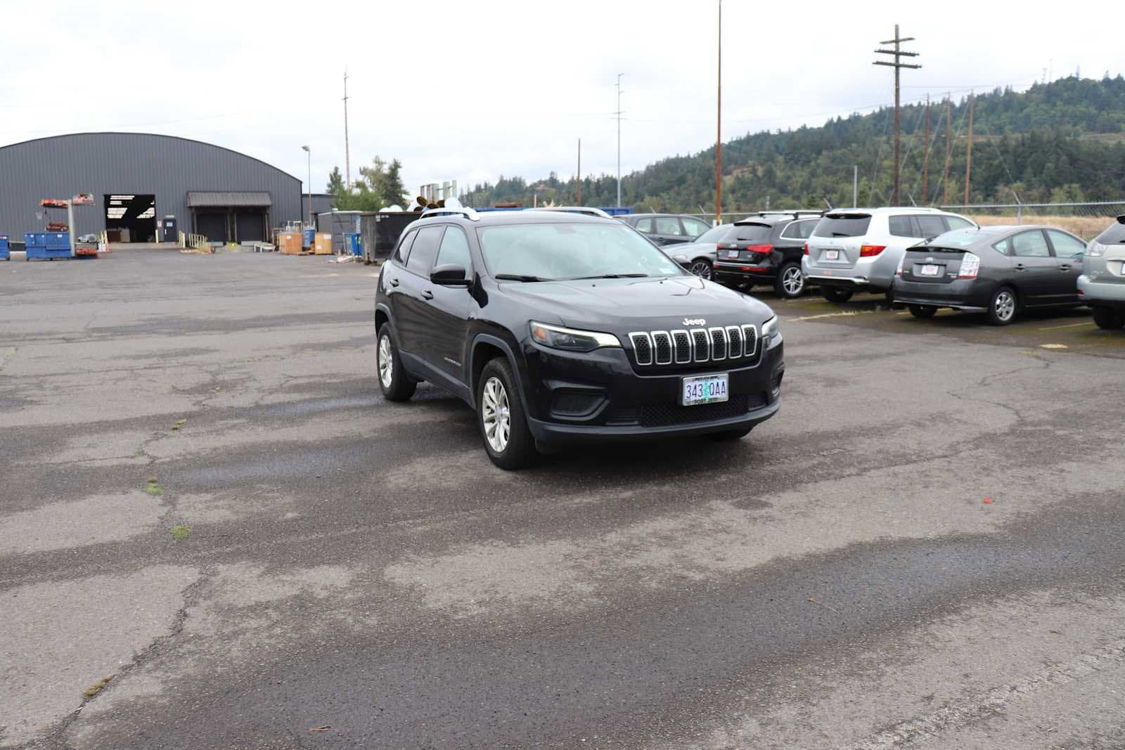 Thumbnail: 2020 Jeep Cherokee - 3