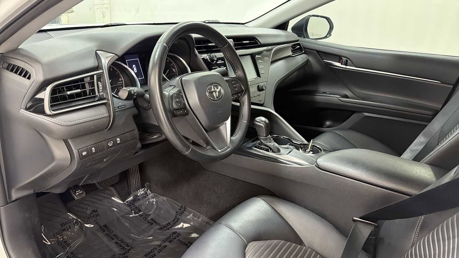 Thumbnail: 2020 Toyota Camry - 12