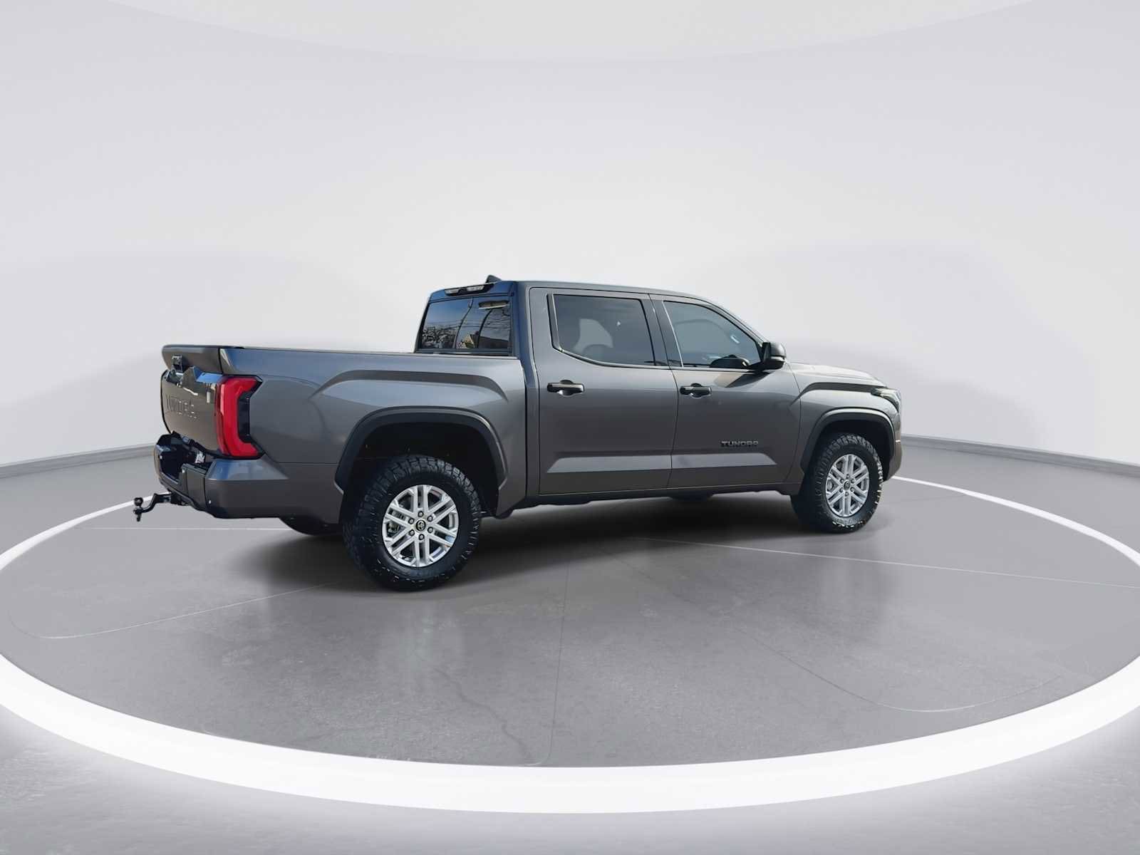 Thumbnail: 2022 Toyota Tundra - 8