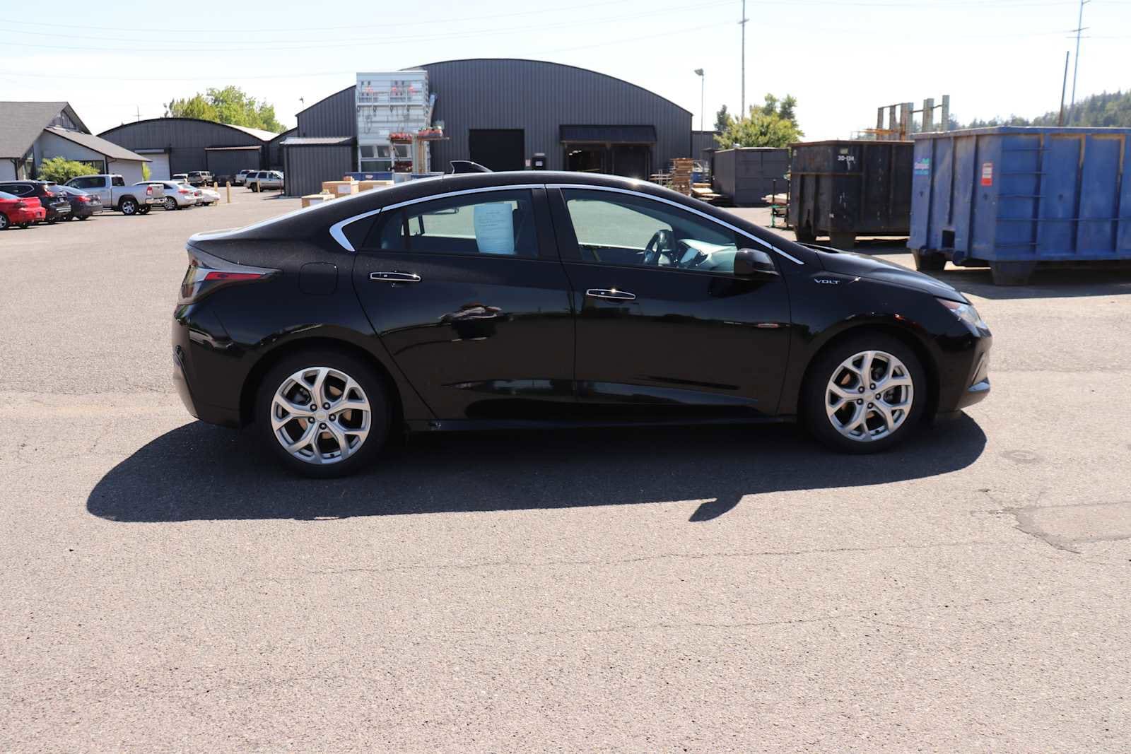 Thumbnail: 2016 Chevrolet Volt - 4