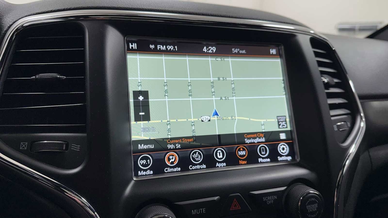 Thumbnail: 2018 Jeep Grand Cherokee - 20