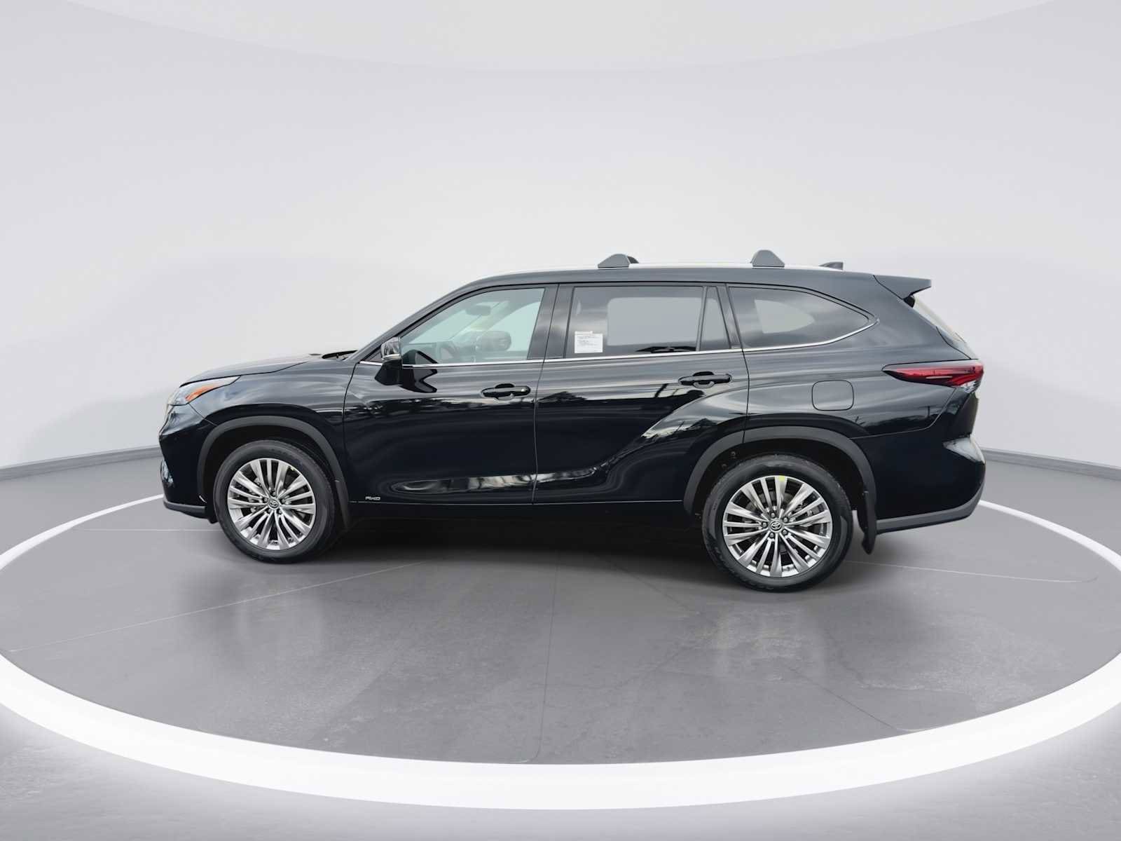 Thumbnail: 2026 Toyota Highlander - 5