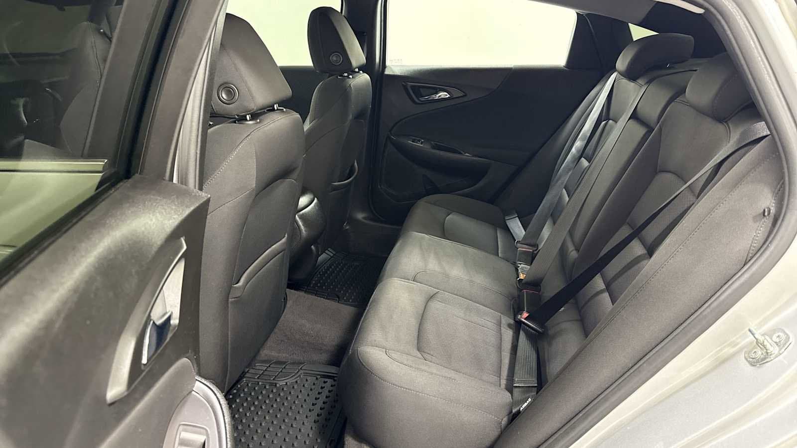 Thumbnail: 2018 Chevrolet Malibu - 23