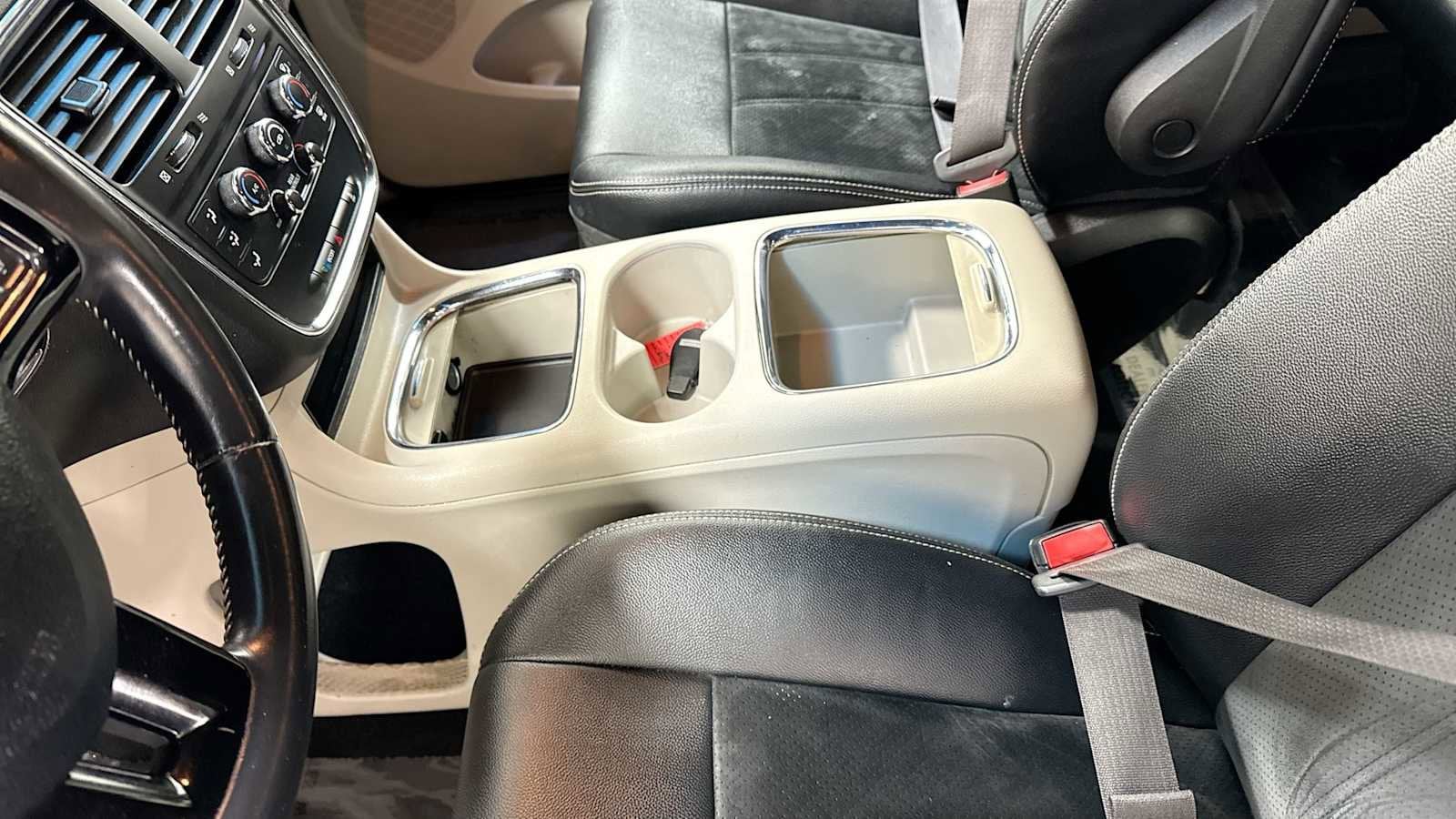 Thumbnail: 2018 Dodge Grand Caravan - 22