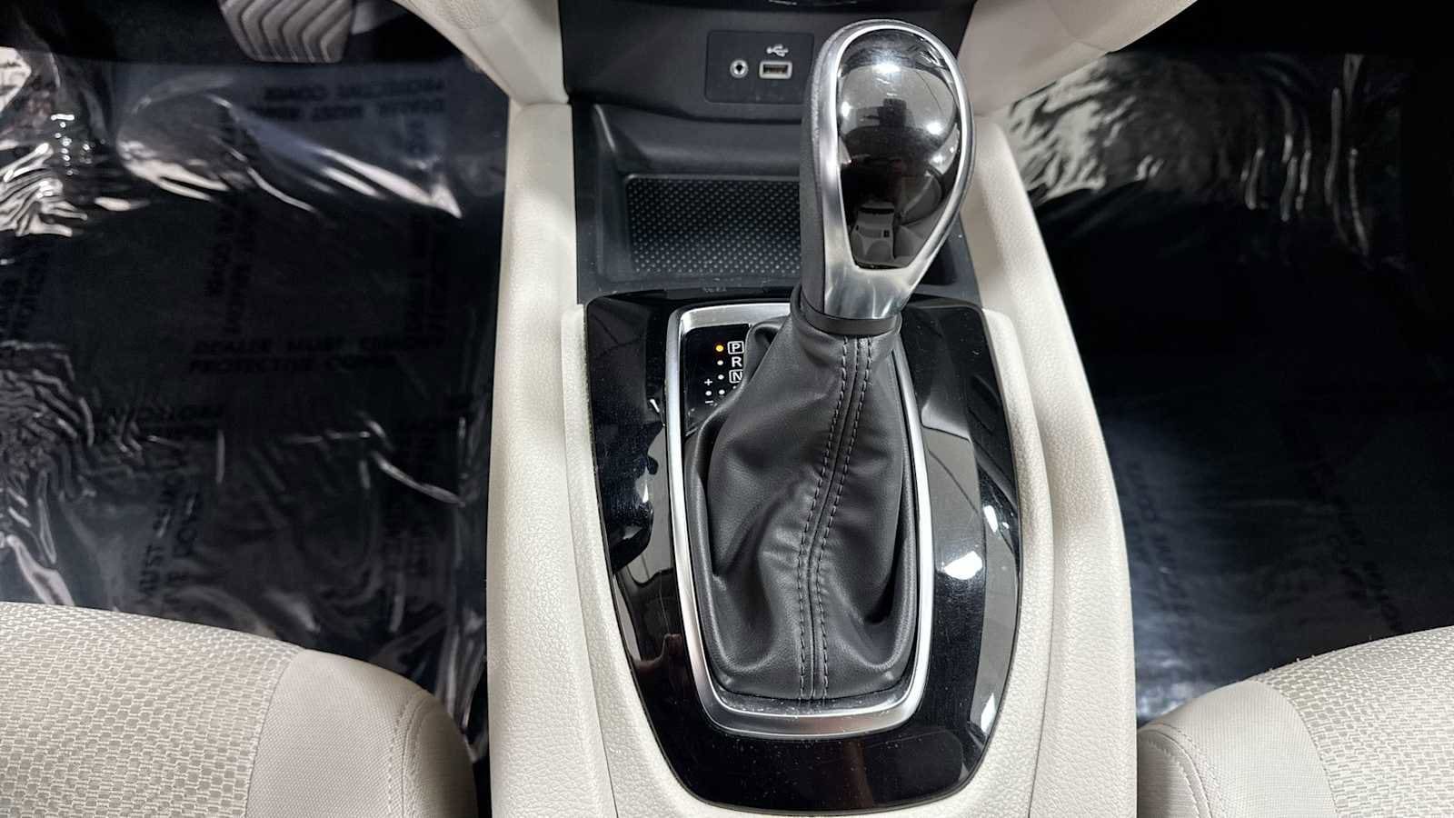 Thumbnail: 2022 Nissan Rogue Sport - 21