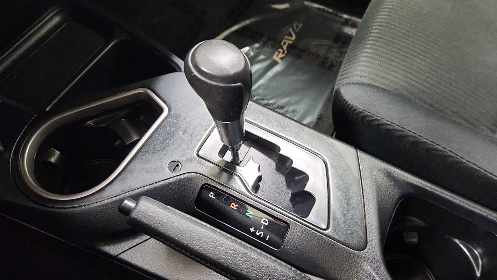 Thumbnail: 2017 Toyota RAV4 - 21