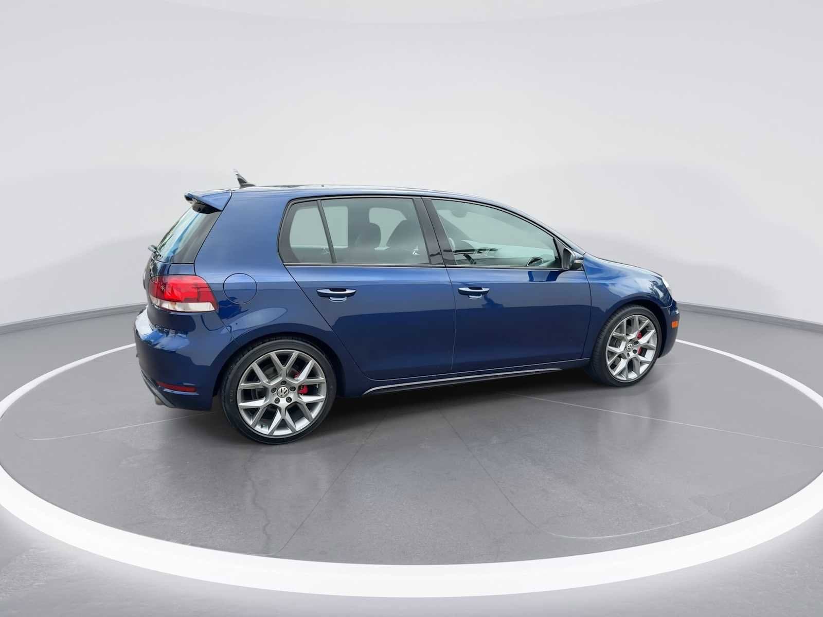 Thumbnail: 2013 Volkswagen Golf - 8