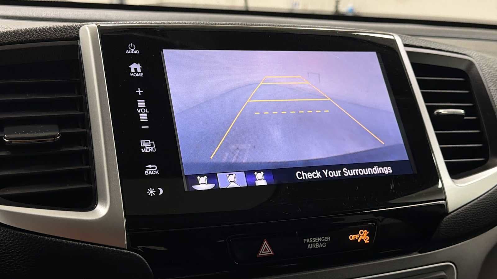 Thumbnail: 2017 Honda Pilot - 19