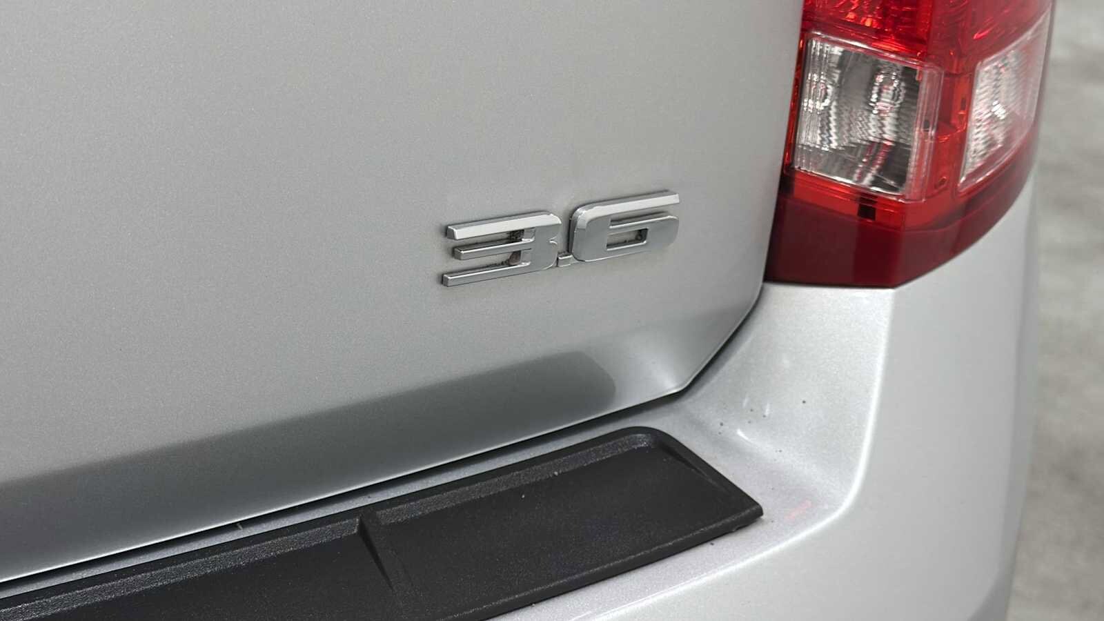 Thumbnail: 2012 Cadillac SRX - 29