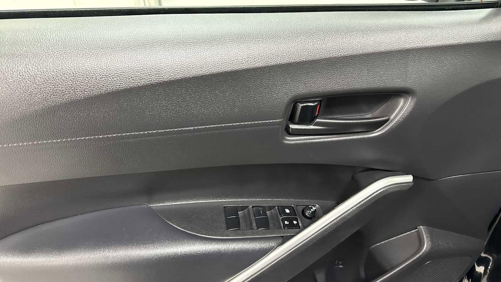 Thumbnail: 2022 Toyota Corolla Cross - 15